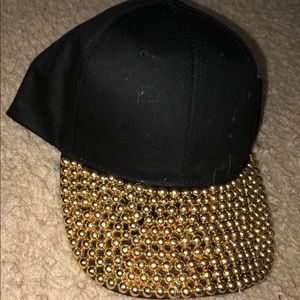 Black baseball cap